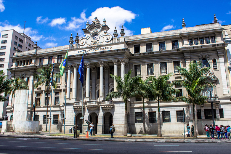 Private and NGO Scholarships in Brazil Favicon